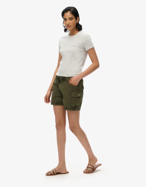 Superdry – Knappe Cargo-Shorts in Oliv-Nachtgrün