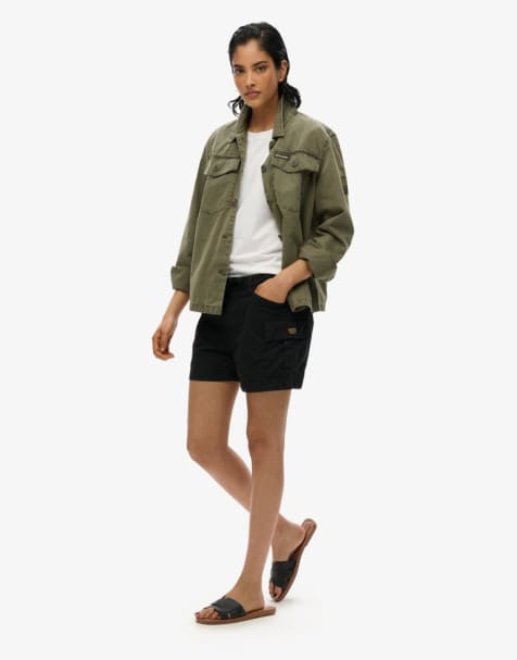 Superdry – Knappe Cargo-Shorts in Schwarz - view 1