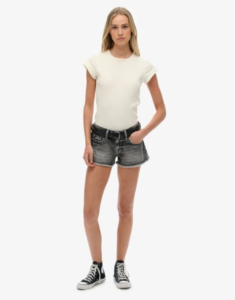 Superdry – Knappe Jeans-Shorts in Vintage-Schwarz mit niedrigem Bund - view 1