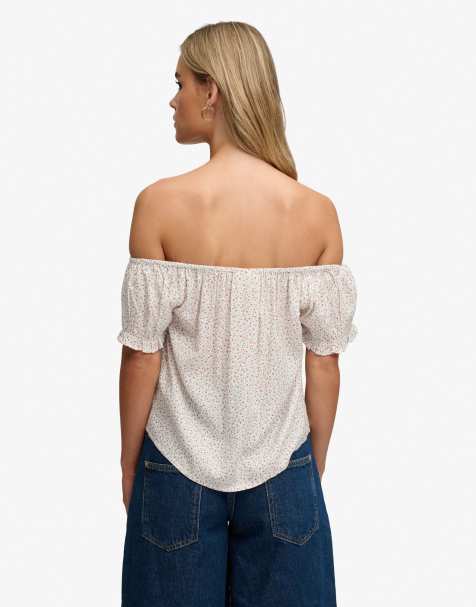 Superdry kurzärmliges gewebtes Oberteil mit halber Knopfleiste in Wollweiß mit Mini-Rosen - view 1