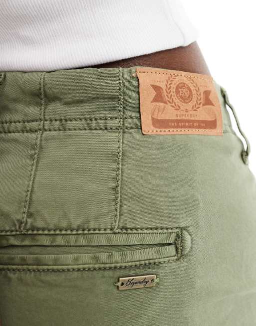 Superdry – Kurze Chinoshorts in Olivgrün-Khaki, 5 von 5