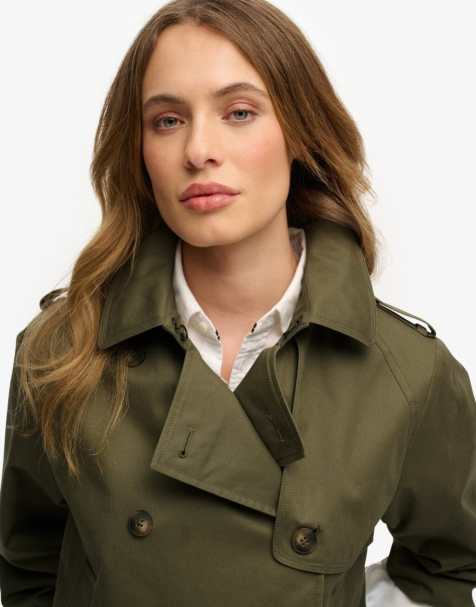 Superdry – Kurzer Cropped-Trenchcoat in staubigem Olivgrün - view 1