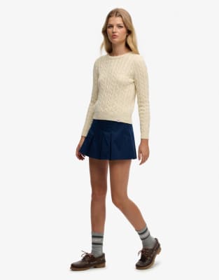 Superdry - Kurzer Falten-Skort in kräftigem Marineblau