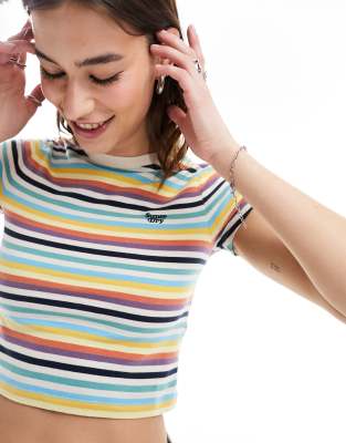 Superdry - Kurzes T-Shirt in Gelb mit Vintage-Streifen