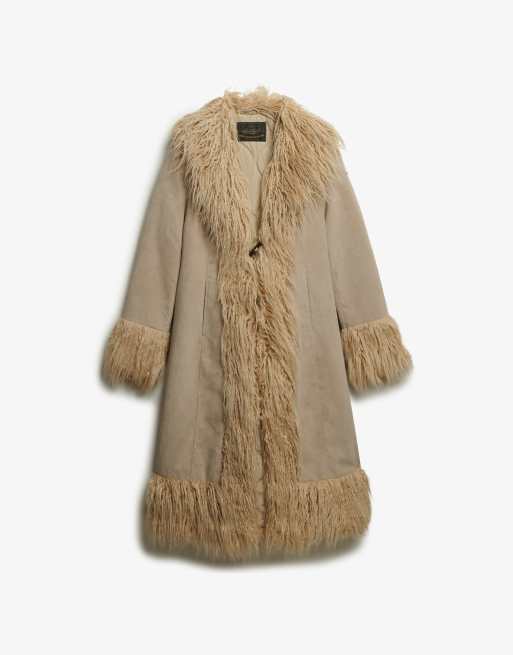 Superdry – Langer Mantel in Taupe mit zotteligem Besatz, 4 von 7