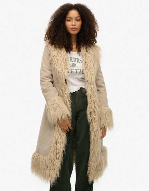 Superdry – Langer Mantel in Taupe mit zotteligem Besatz, 7 von 7