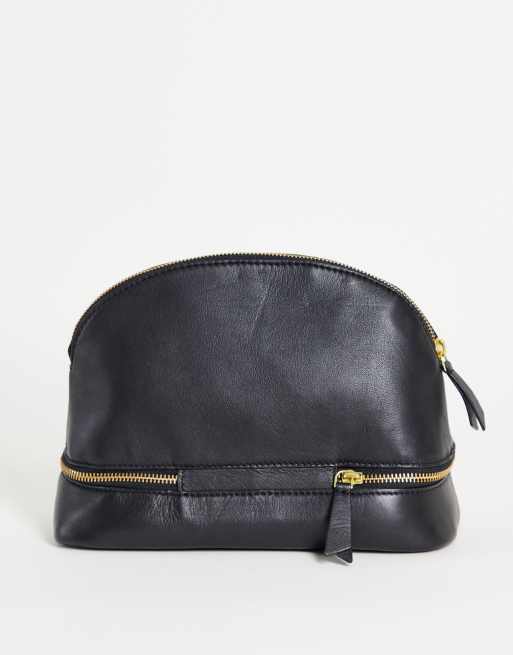 Superdry - Leren make-up tas in ASOS