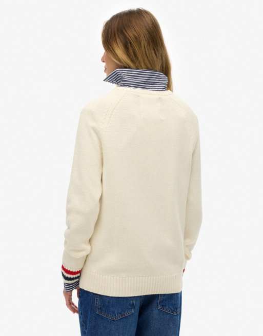 Superdry – Locker geschnittener Strickpullover mit Intarsien-Grafik in Wollweiß/Sandbeige, 5 von 7
