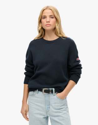 Superdry - Lockerer Strickpullover in kräftigem Marineblau mit Rundhalsausschnitt