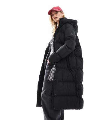 Superdry - Longline-Pufferjacke in Schwarz mit Kapuze