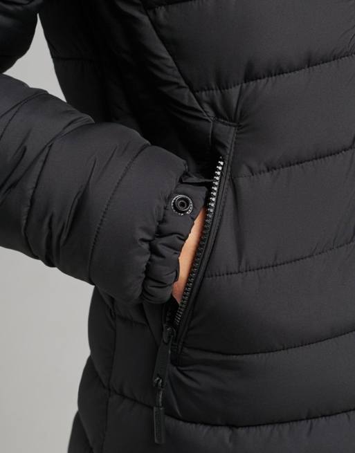 Superdry – Longline-Puffermantel in Schwarz mit Kapuze samt Kunstpelz-Besatz, 5 von 6