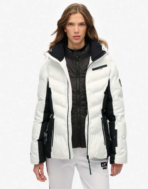Superdry – Luxe – Wattierte Skijacke in optischem Weiß mit Gürtel - view 1