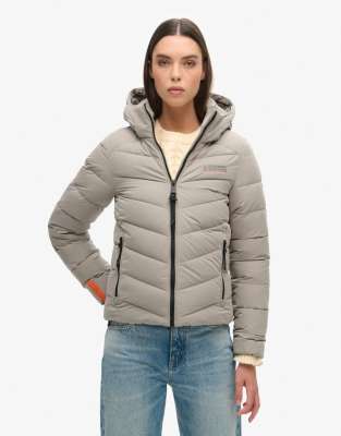 Superdry - Mikrofaser-Steppjacke im Winter-Steingrau mit Kapuze