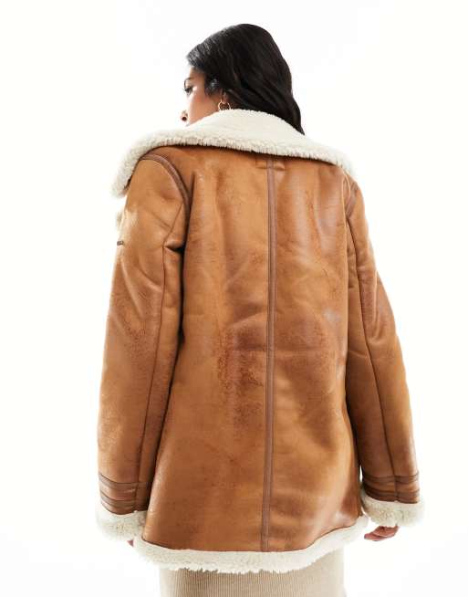 Superdry – Mittellange Jacke in Hellbraun mit Lammfellimitat ASOS