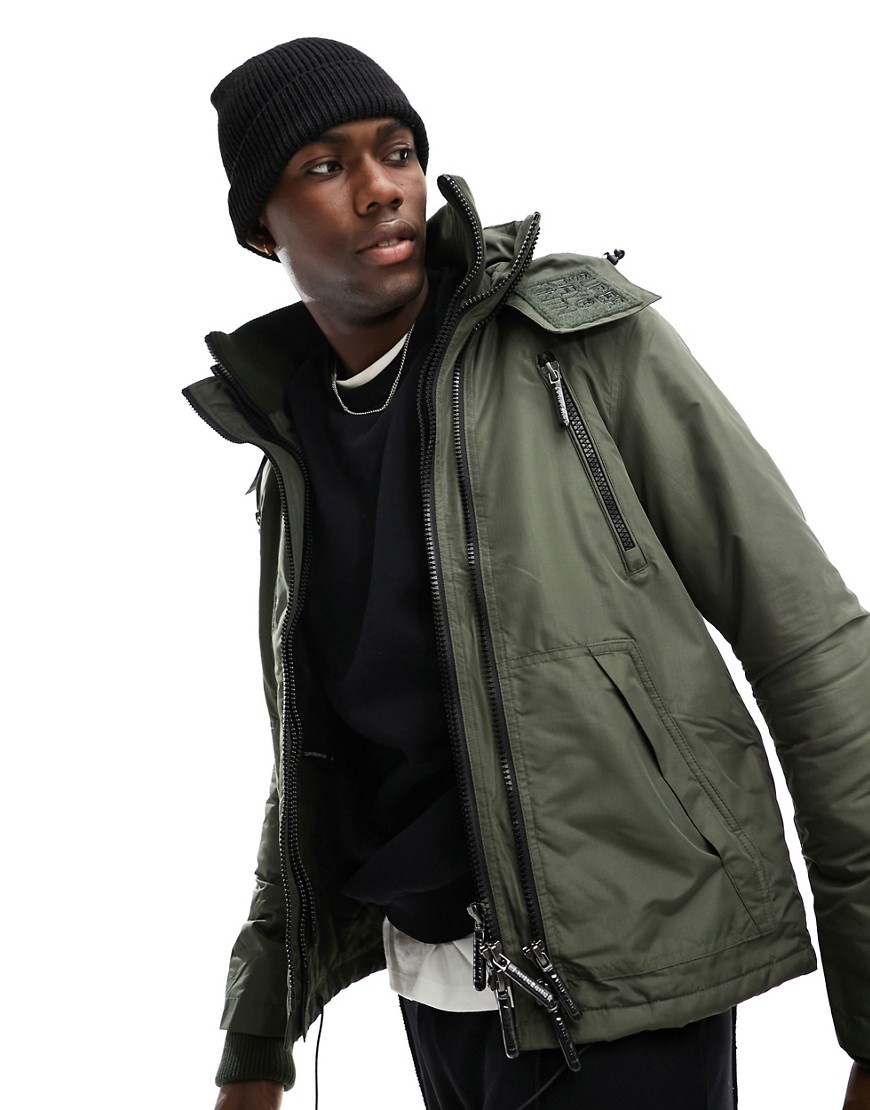 Superdry mountain windcheater jacket in Olive-Green