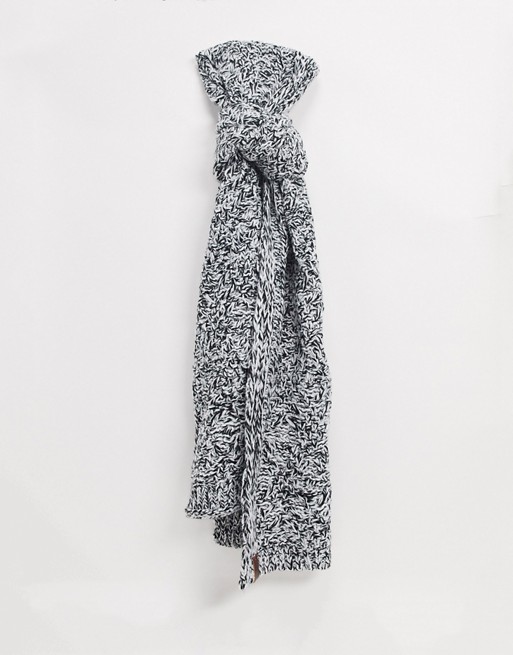 Superdry nebraska cable knit scarf in grey monochrome