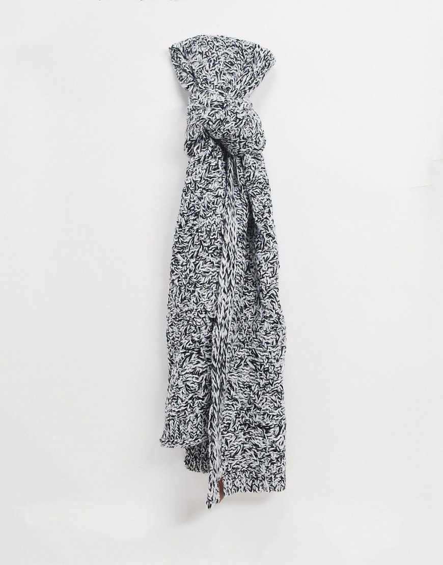 Superdry nebraska cableknit scarf in gray monochrome-Grey