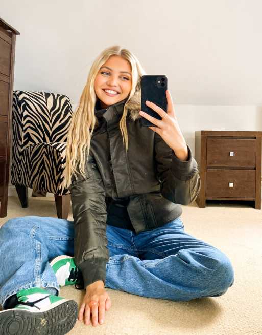 Superdry – Olivgrön bomberjacka i pilotmodell med huva