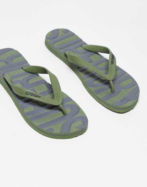 Superdry – Olivgröna flip flops i vintagestil