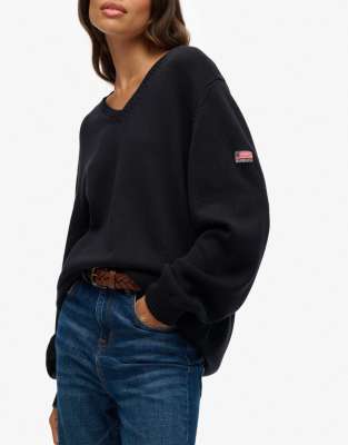 Superdry - Oversize-Pullover in Schwarz mit V-Ausschnitt