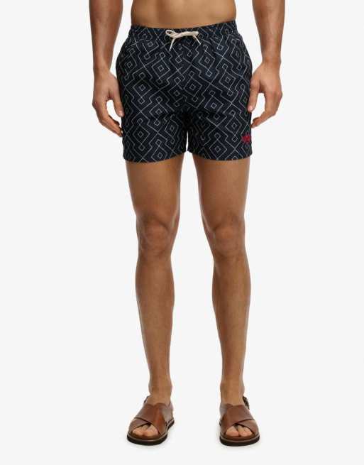 Superdry – Premium – Gemusterte Badeshorts in Sashiko Eclipse Navy, 15 Zoll Schrittlänge, 4 von 7