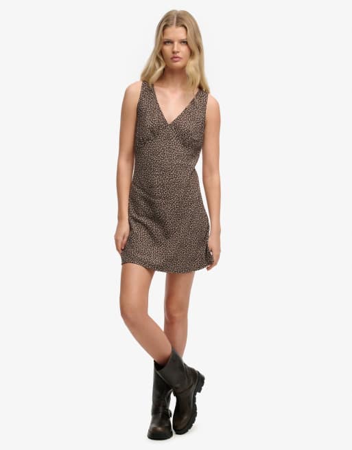 Superdry - Robe courte à décolleté en cœur et petites roses - Marron châtaigne, 4 de 6