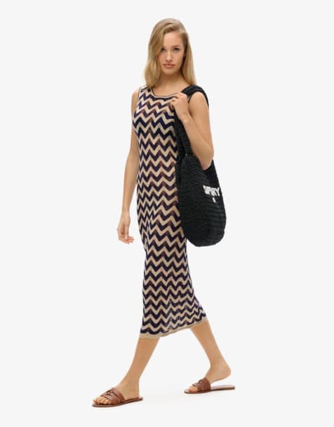 Superdry - Robe mi-longue en maille à motif zigzag - Bleu marine et doré - view 1