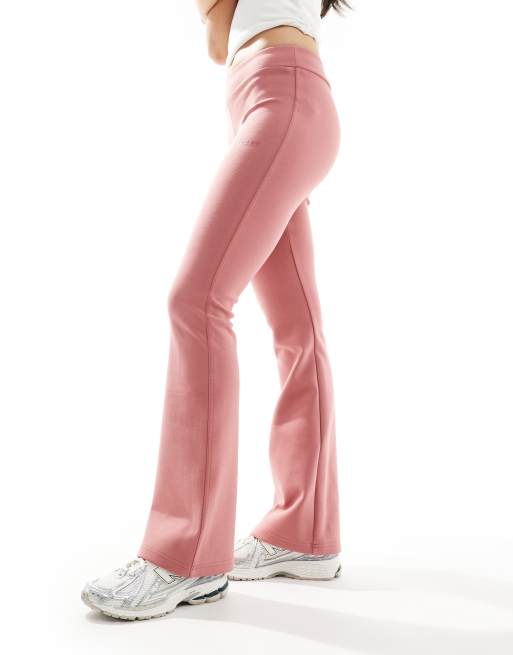 Superdry Sport Ausgestellte Funktions Jogginghose in Withered Rose mit niedrigem Bund ASOS