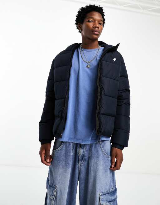 Superdry – Sportliche Steppjacke in Marineblau mit Kapuze