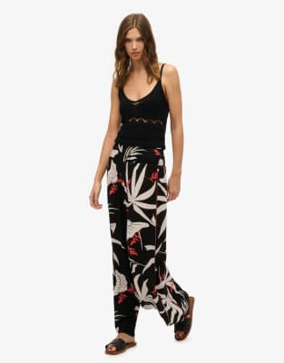 Superdry - Strandhose in Jungle Black-Schwarz