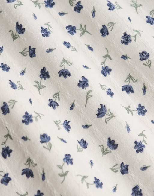 Superdry strukturiertes gewebtes Cami-Kleid in Wollweiß mit kleinem Blumenmuster, 5 von 6