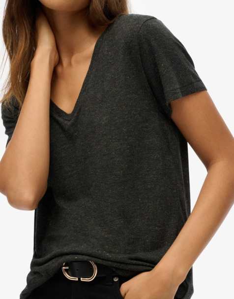 Superdry – Studios – Besticktes T-Shirt in Metallic-Schwarz mit Noppenstruktur - view 1