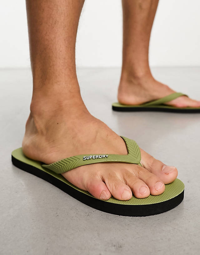 Superdry - studios logo vegan flip flops in green