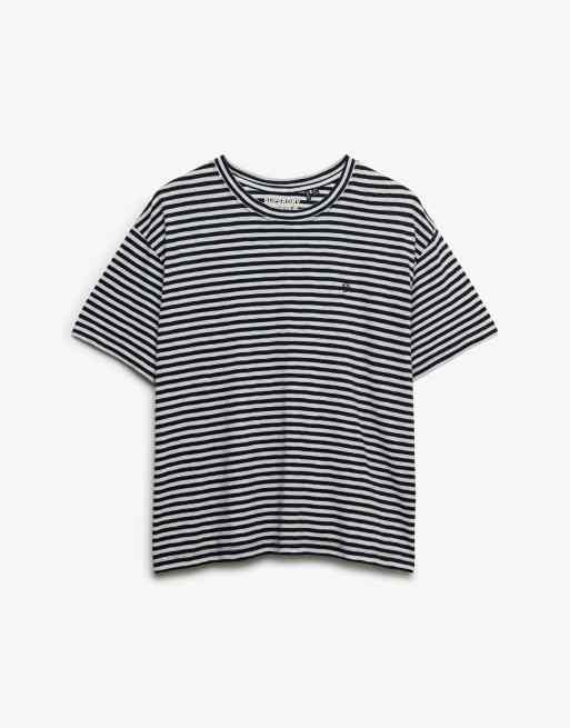 Superdry – Studios – T-Shirt in Optic/Schwarz gestreift mit Rundhalsausschnitt, 6 von 6