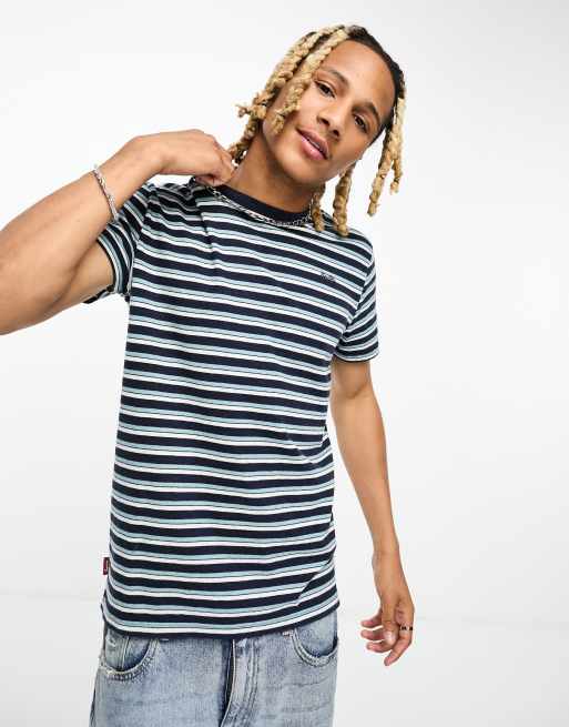 Superdry – T-Shirt in Grün mit Vintage-Streifen