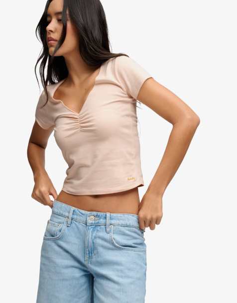 Superdry T-Shirt mit V-Ausschnitt und Raffungen in Rose-Blush-Pink - view 1
