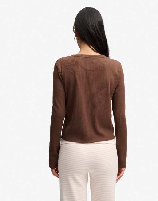 Superdry top à manches longues boutonné en maille gaufrée Athletic Essential, marron chiné châtaigne, 2 de 6