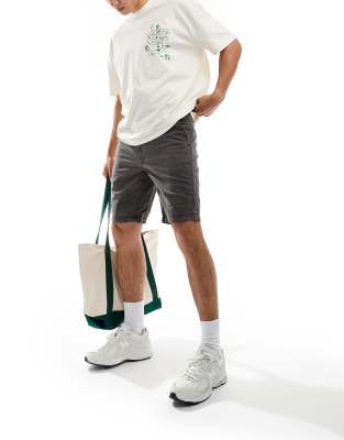 Superdry – Vintage International – Shorts in verwaschenem Grau