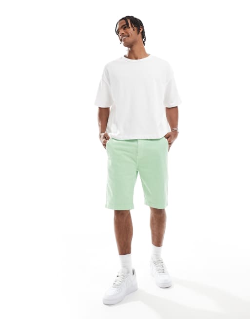 Superdry – Vintage International – Shorts in verwaschenem Grün