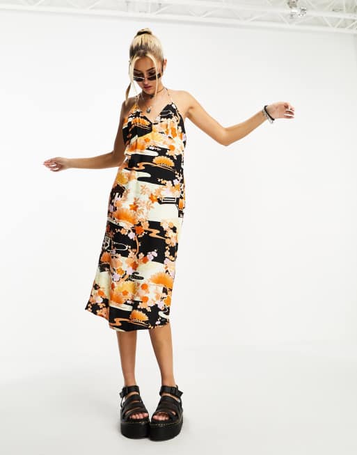 Superdry – Vintage – Midikleid in Gold mit Neckholder