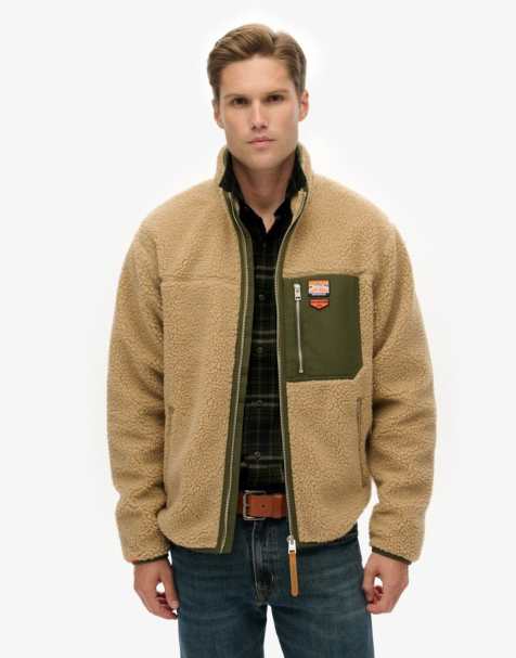 Superdry – Vintage – Retro Jacke aus Teddyfleece in klassischem Hellbraun - view 1