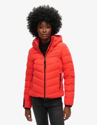 Superdry - Wattierte Jacke aus Mikrofaser in Sunset-Rot mit Kapuze