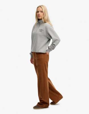 Superdry - Weite Mini-Cordhose in Arganöl-Braun mit mittelhohem Bund-Brown