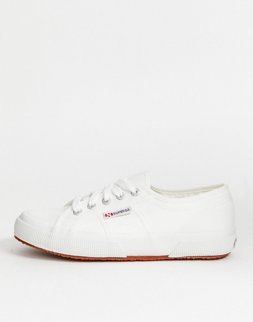 Superga 2750 - Klassieke canvas sneakers in wit