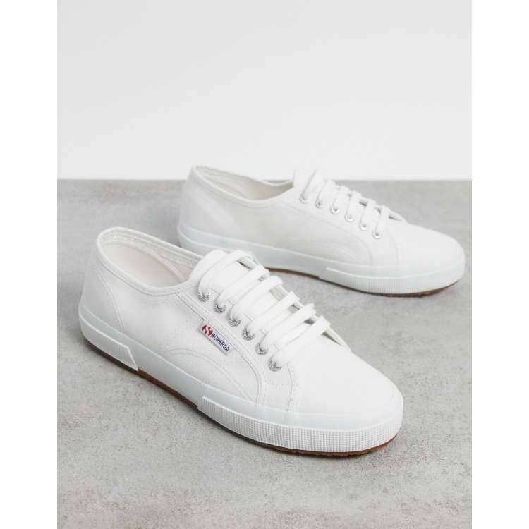 Superga 2750 Scarpe di tela classiche bianche ASOS