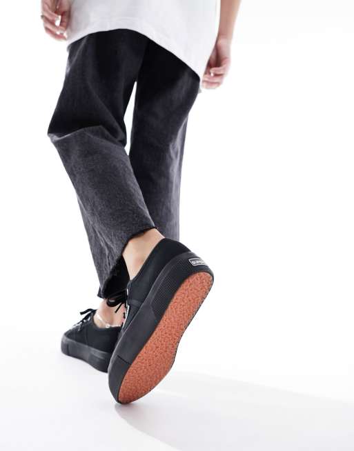 Superga – 2790 – Leinen-Sneaker in Schwarz mit flacher Plateausohle, 3 von 5