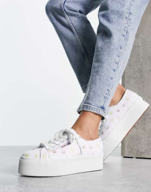 Superga platform nere e on sale bianche