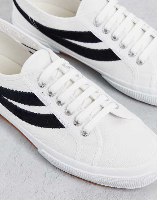 Superga 2953 Swallow Tail Baskets Noir et blanc ASOS