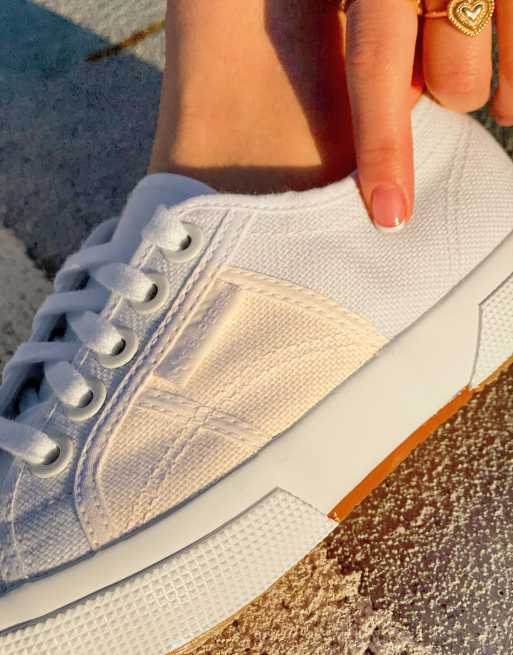 Superga blanco 2024