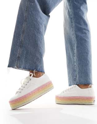 Superga - Sneaker mit flacher, bunter Plateausohle